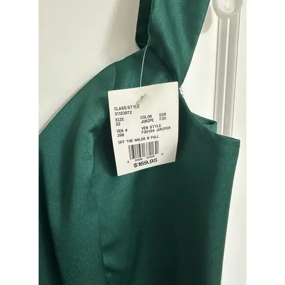 💚 David’s Bridal Satin Off-Shoulder Gown – Juniper Dream, Size 22 (NWT) 💚 - Picture 3 of 5